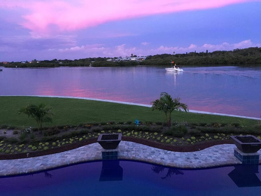 Guest Suite - Waterfront -Pool & Hot Tub- Walk To Beach Clearwater Beach Buitenkant foto
