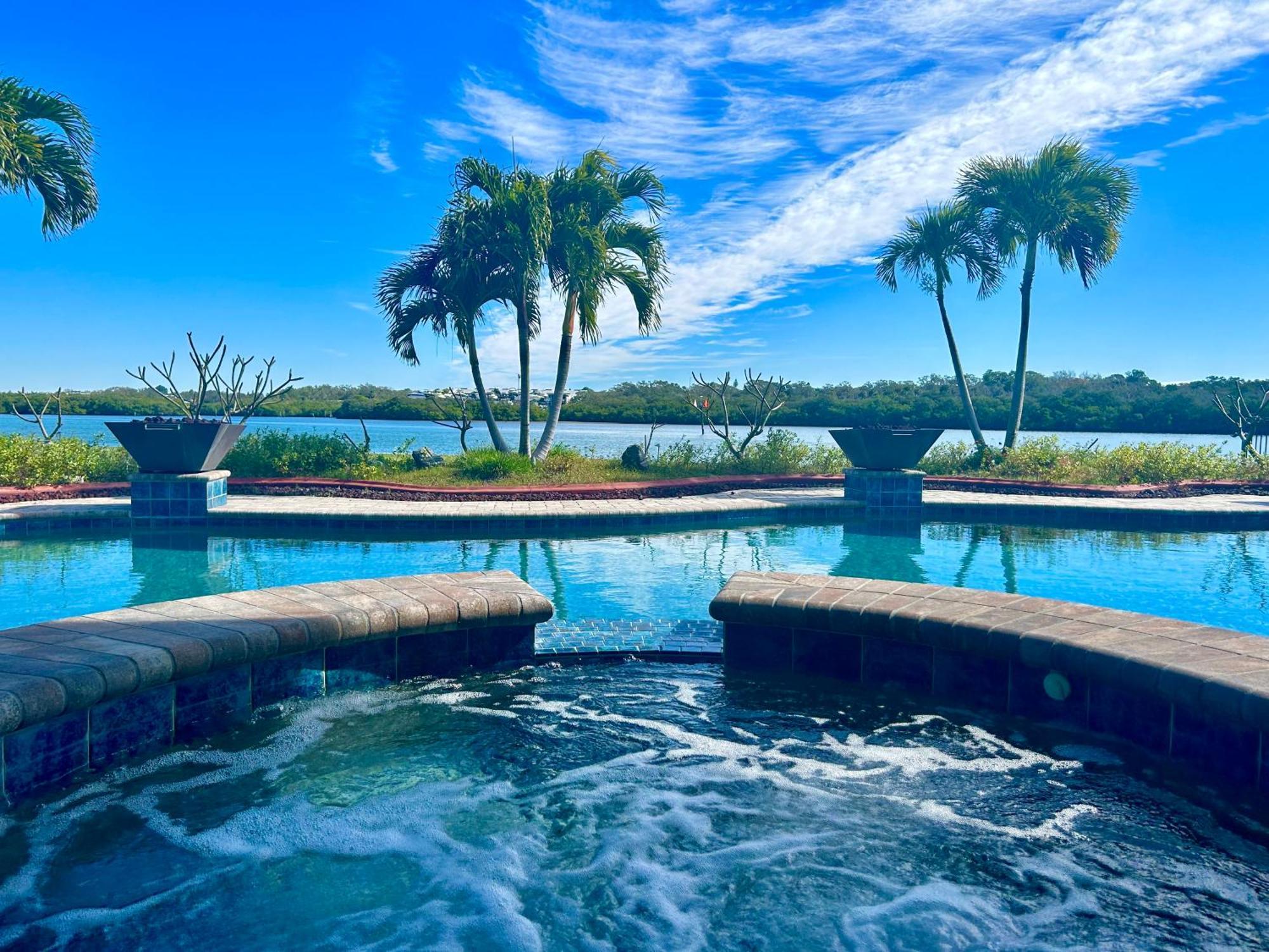 Guest Suite - Waterfront -Pool & Hot Tub- Walk To Beach Clearwater Beach Buitenkant foto